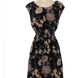 Host Pick - Beautiful Mi Ami Casual Floral Print Dress in Size Small